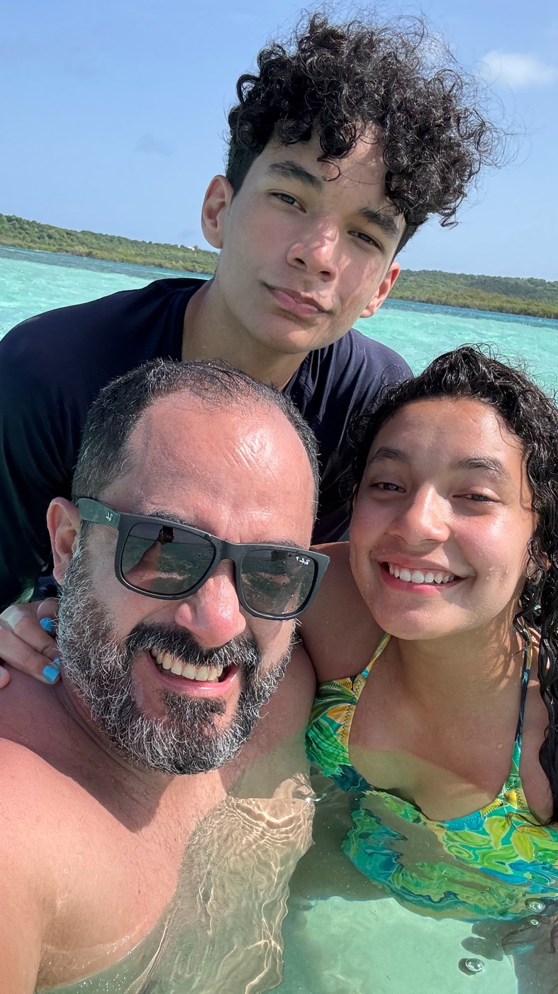 Jose González Díaz con Samuel y Eva
